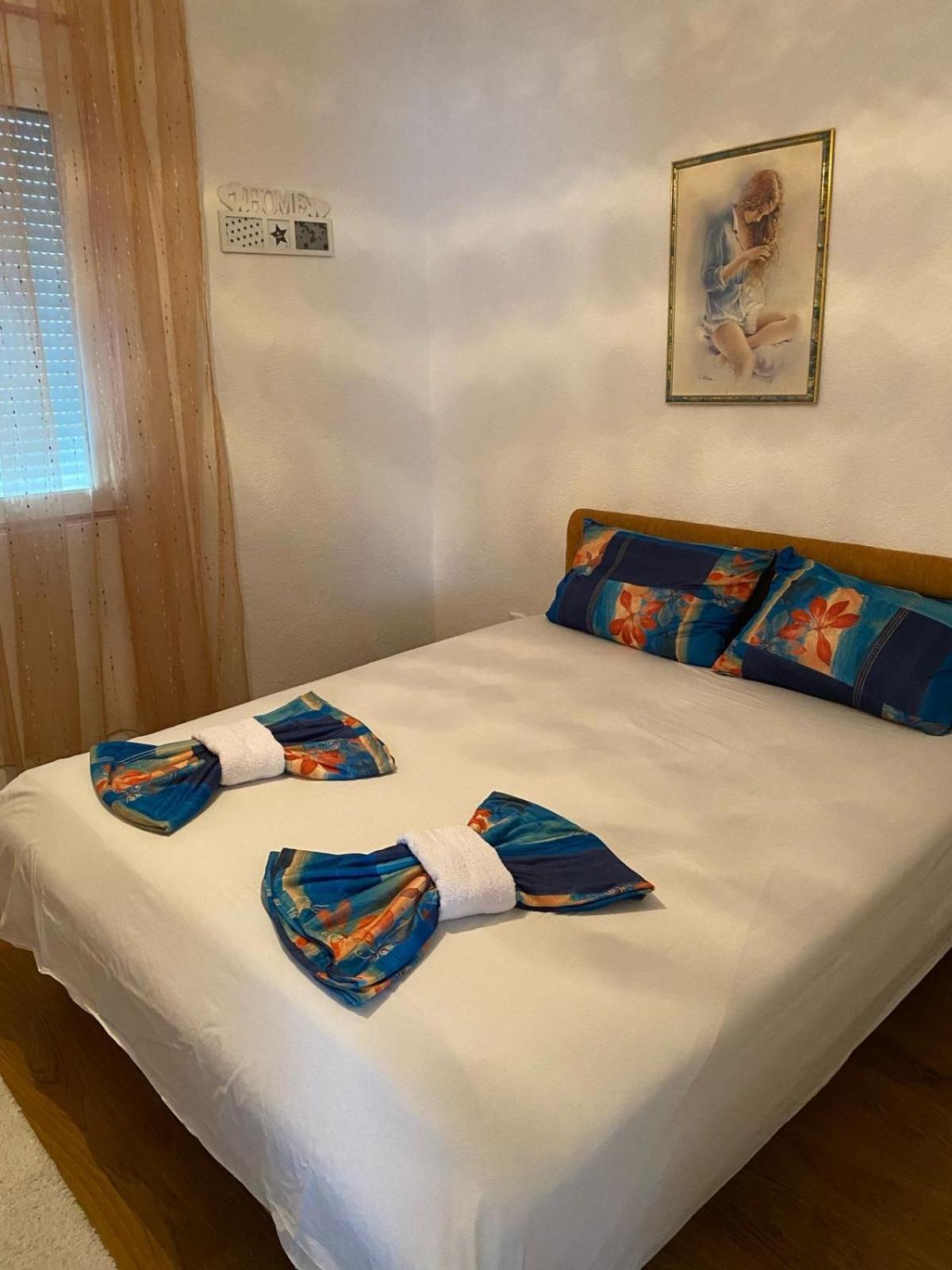 Guest House Kruna Ulcinj Extérieur photo